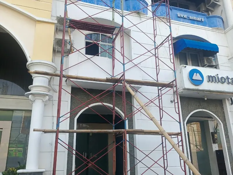 Rental scaffolding untuk pembangunan ruko 3 lantai