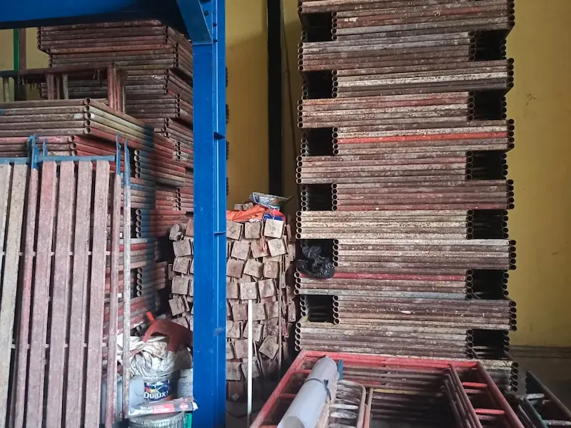 Stok scaffolding Mutiara Baru dalam jumlah besar dan terawat